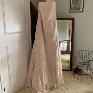 Gorgeous NEW Wedding gown.  Size 14.